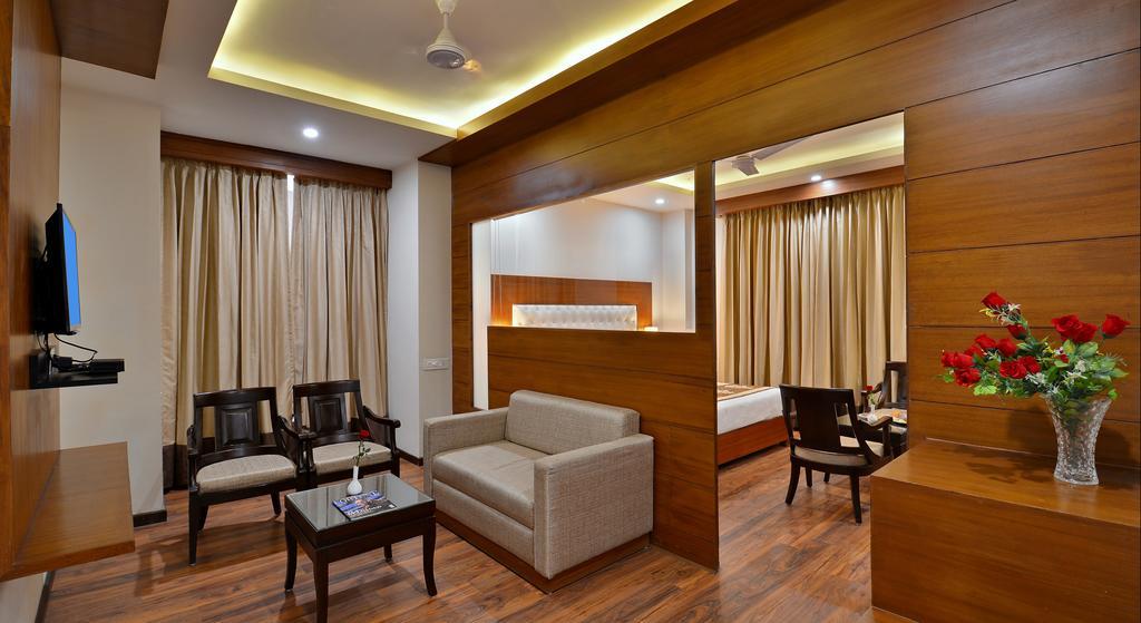 Hotel Seven Hills Tower Агра Екстер'єр фото