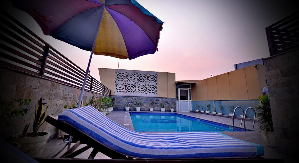 Hotel Seven Hills Tower Агра Екстер'єр фото