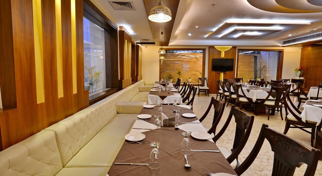 Hotel Seven Hills Tower Агра Екстер'єр фото
