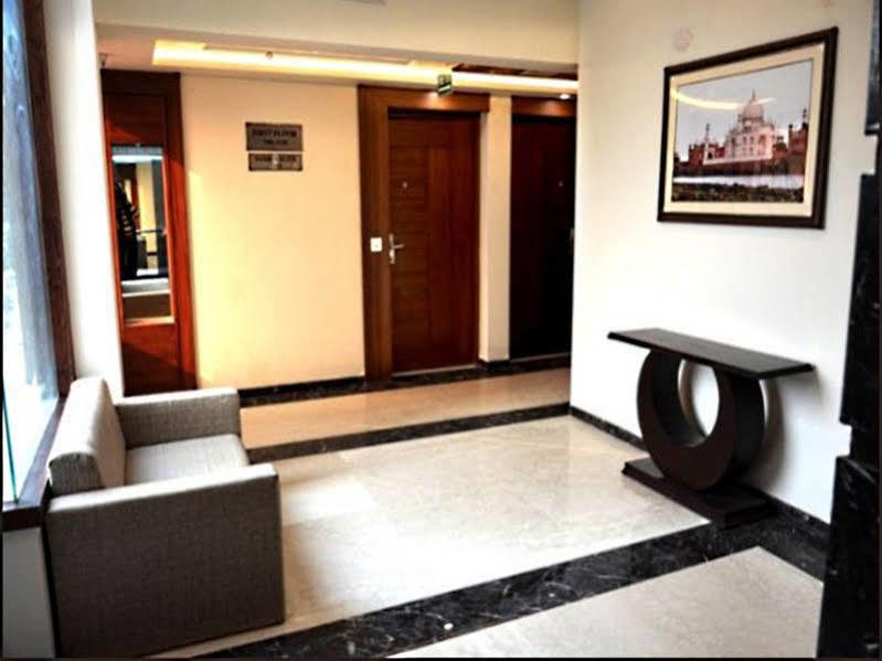 Hotel Seven Hills Tower Агра Екстер'єр фото